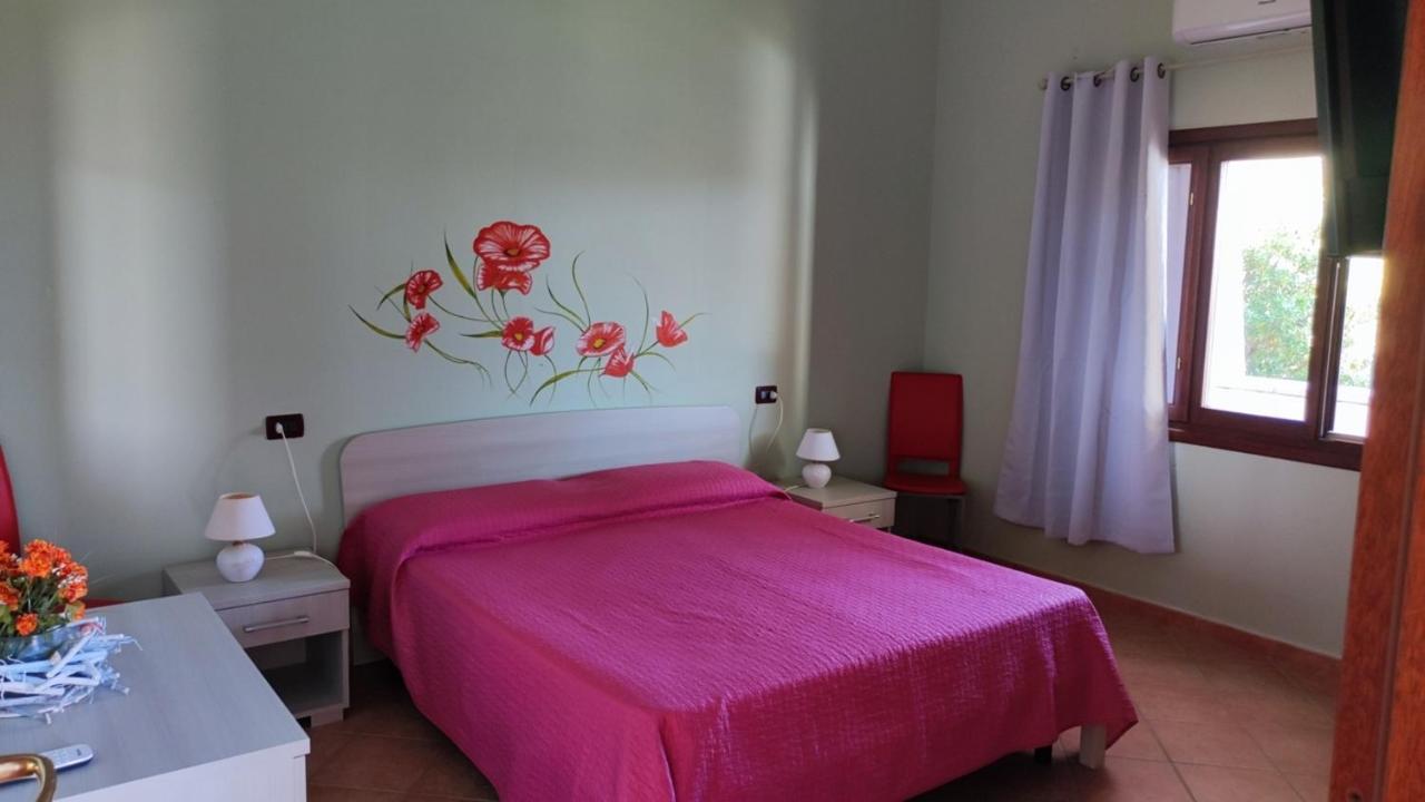 Casa L'Ulivariu Affittacamere San Teodoro  Extérieur photo