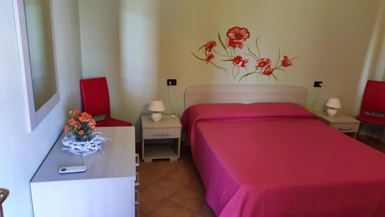 Casa L'Ulivariu Affittacamere San Teodoro  Extérieur photo